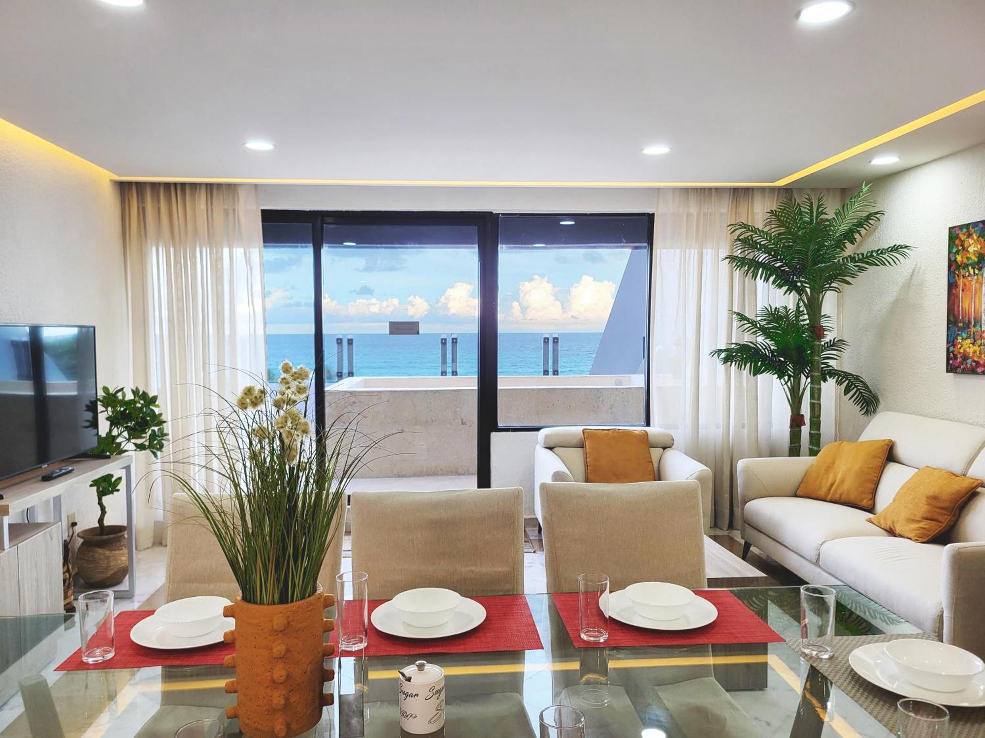 Beachfront Getaway Condo 칸쿤 외부 사진